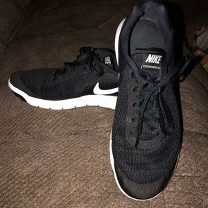 Nike size 8 women’s sneakers